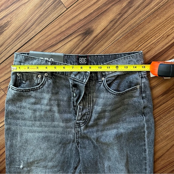 NWT BDG Slim Straight Jeans Size 29 Grey Distressed - Picture 7 of 15